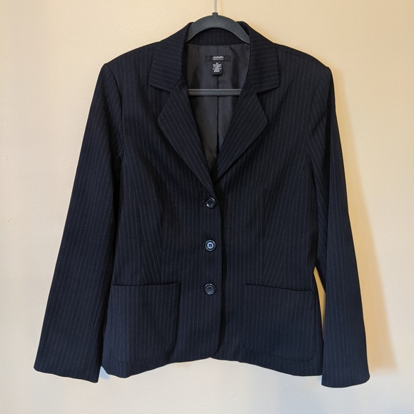 Alfani Jackets & Blazers - Alfani Black Pinstripe Blazer Size 16